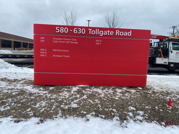580-630 Tollgate Road Pylon Monument Sign