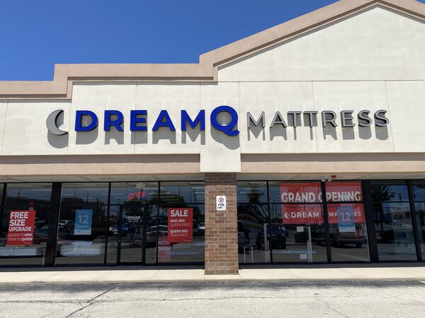 DreamQ Mattress Awning Building Signage