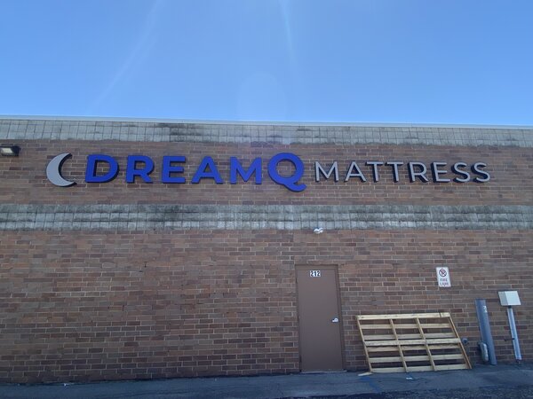 Outdoor Signs for DreamQ Mattress Signs in Chicago, IL